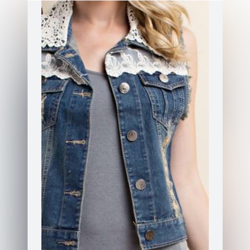 Chic Denim Vest with Lace Detail - Picture 2 of 6
